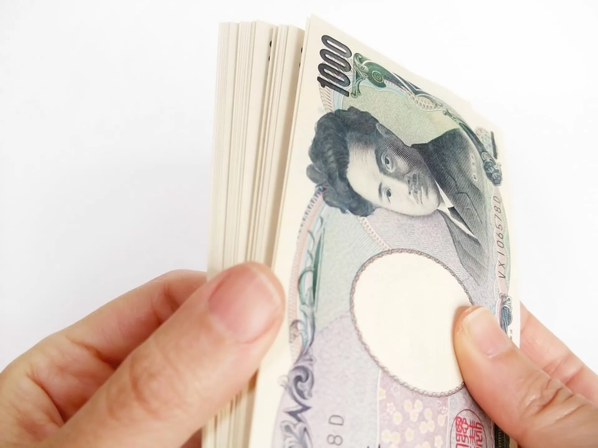 破れや汚れがある紙幣とエラー紙幣の違いとは